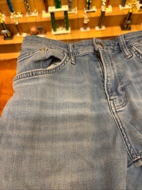 Men’s Mavi light wash Zach fit